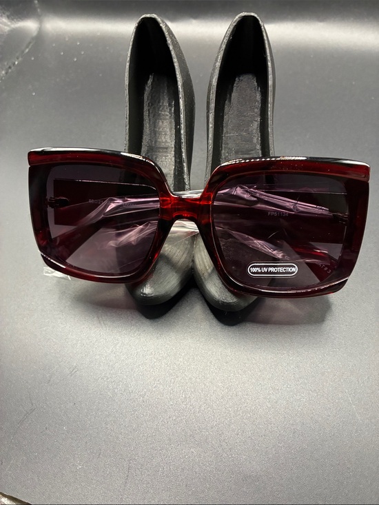 Fashion Nova Accessories - Fashion Nova Oversized Square Sunglasses - Burgundy